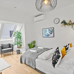  Apartman Near Klinik Floridsdorf - 3 Min To Supermarket And Pharmacy - On-site Parking For 19,90 Eur